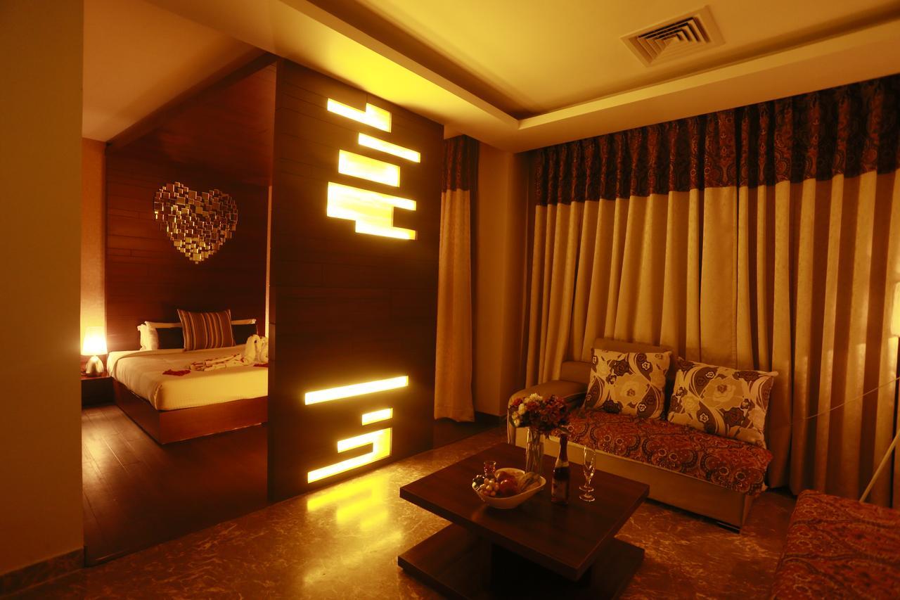 Hotel Alleviate Агра Екстер'єр фото