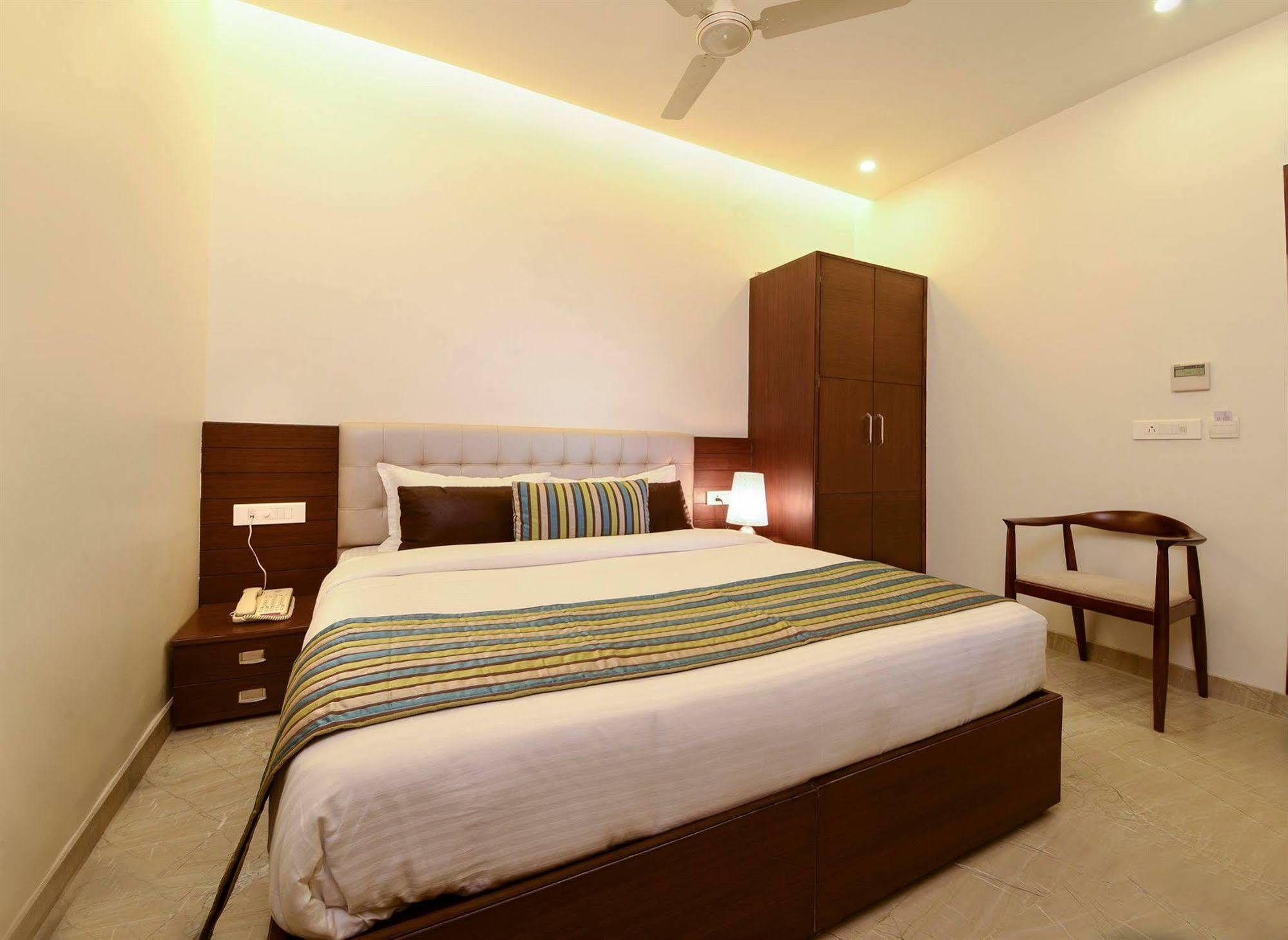 Hotel Alleviate Агра Екстер'єр фото