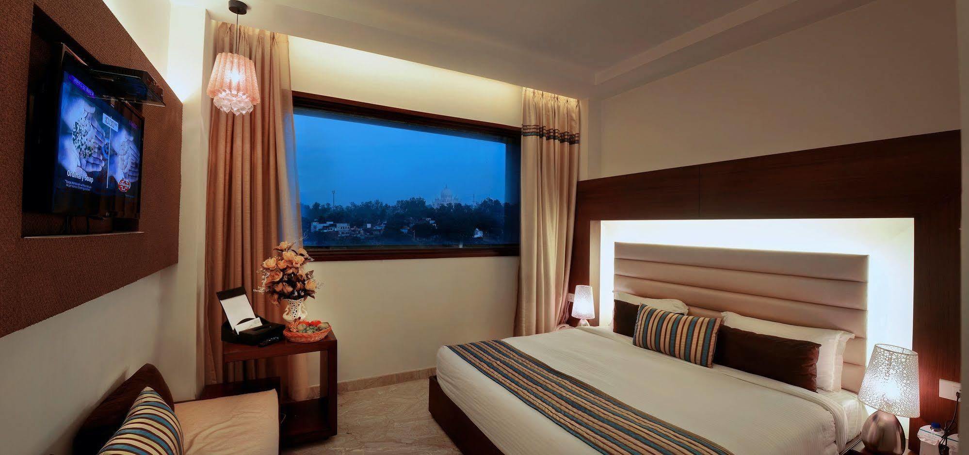 Hotel Alleviate Агра Екстер'єр фото